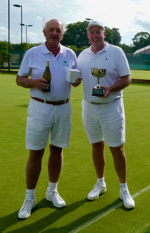 Ignacio Senior (Plate) & Reg Bamford (Champion)